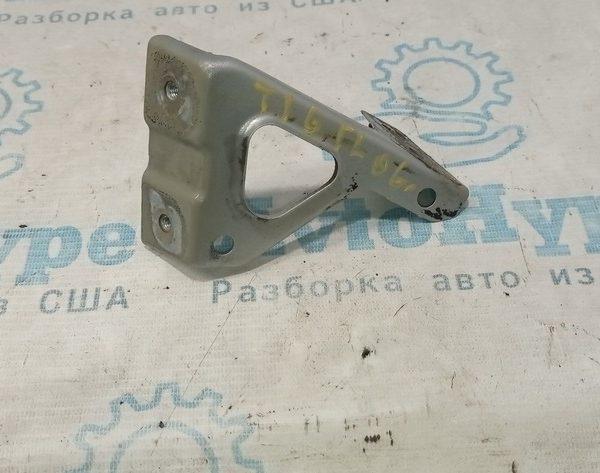 Кронштейн крыла лев VW Tiguan 09-17 5N0821135