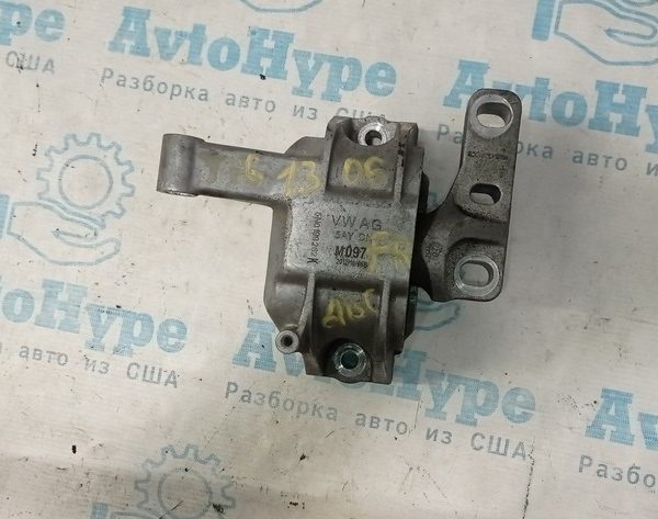 Подушка двигателя правая VW Tiguan 09-17 5N0199262K