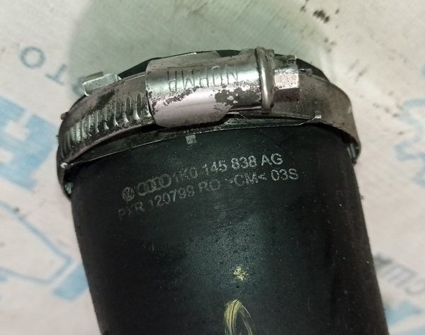 Патрубок воздушный лев VW Tiguan 09-17  на фильтр 1K0145838AG