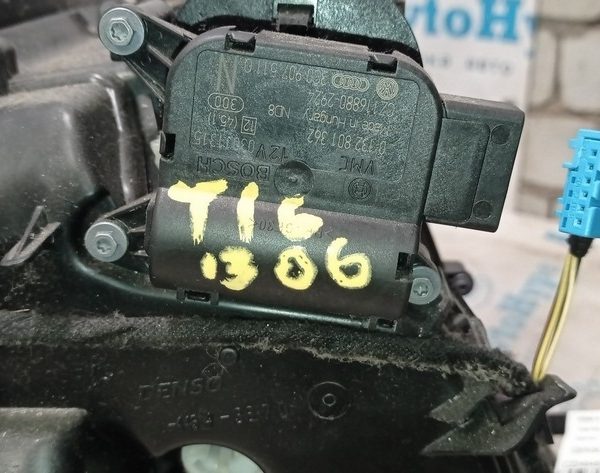 Актуатор моторчик привод печки (вентиляция) VW Tiguan 09-17 3С0.907.511.С