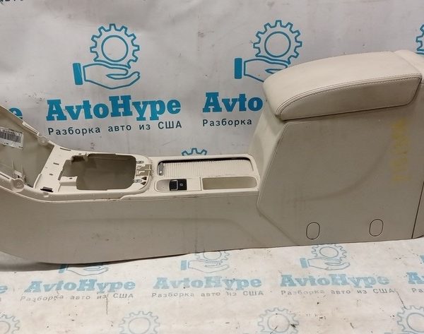 Консоль центральная (подлокотник и подстаканник) VW Tiguan 09-17 кожа беж деф подлокотника 5N1863241BJ82V