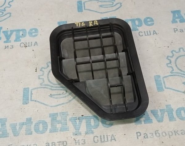 Щиток вентиляции правый VW Tiguan 09-17 5M0819465A