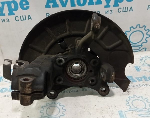 Цапфа перед прав VW Tiguan 09-17 1K0407256AA