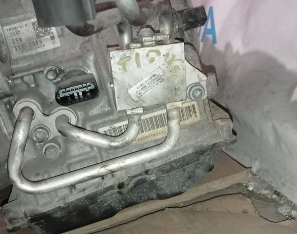 Насос масляный VW Tiguan 09-17 2.0 TSi 06J-115-105-AG