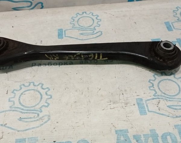 Рычаг поперечный зад прав VW Tiguan 09-17 1K0501530C