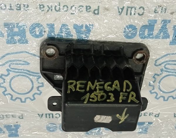 Клык нижнего усилителя правый Jeep Renegade 15-18 дорест (03) удалить 68256115AB