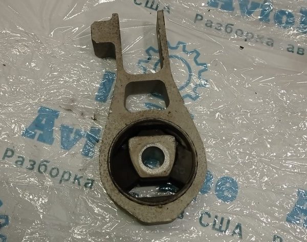 Задняя подушка двигателя косточка Jeep Renegade 15- 1.4 (03) трещина на сайлентблоке 68257232AA