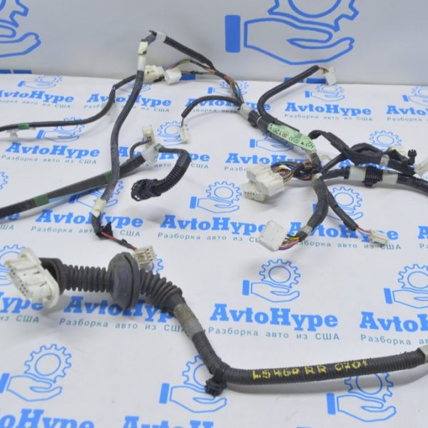 Проводка двери зад прав Lexus LS460 LS600h 07-12 82153-50120
