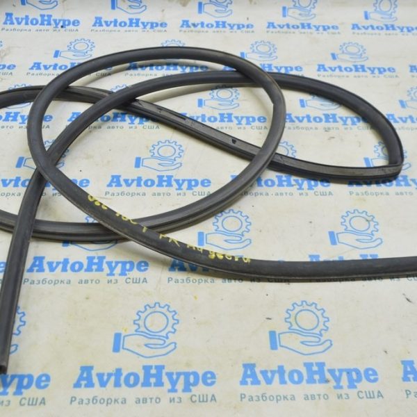 Уплотнитель двери перед прав Mercedes GLC X253 16- a2047271187