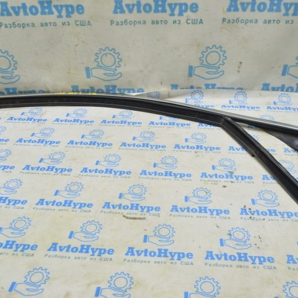 Молдинг двери верхний перед прав Mercedes GLC X253 16- A2537250282