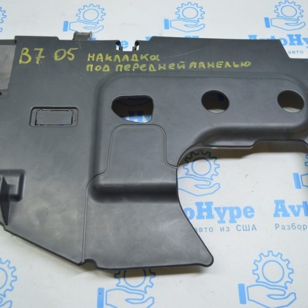 Накладка торпедо низ лев VW Passat b7 USA 561863083