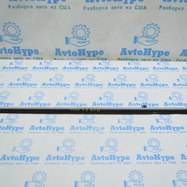 Молдинг дверь-стекло центральный зад прав Toyota Avalon 05-12 75730-AC0202