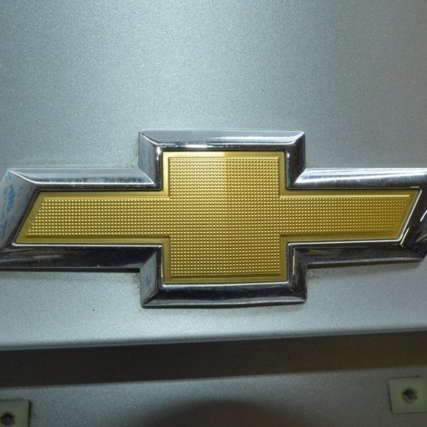 Эмблема крышки багажника Chevrolet Malibu 16- 23125930