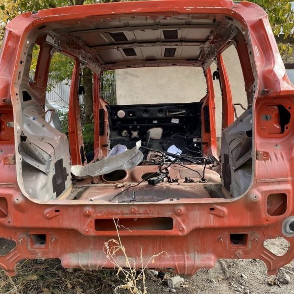 Задняя панель Jeep Renegade 15- в сборе 2 части 68502427AA