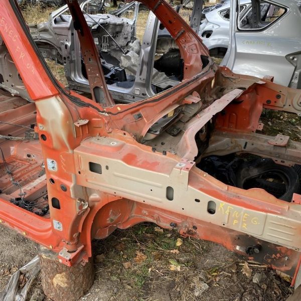 Четверть передняя правая Jeep Renegade 15- (03) оранжевый цвет 68461181AA