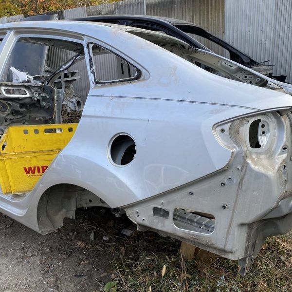 Четверть крыло задняя левая Ford Fiesta 11-19  серебро цвет ux (03) тычка G2BZ-5427841-A