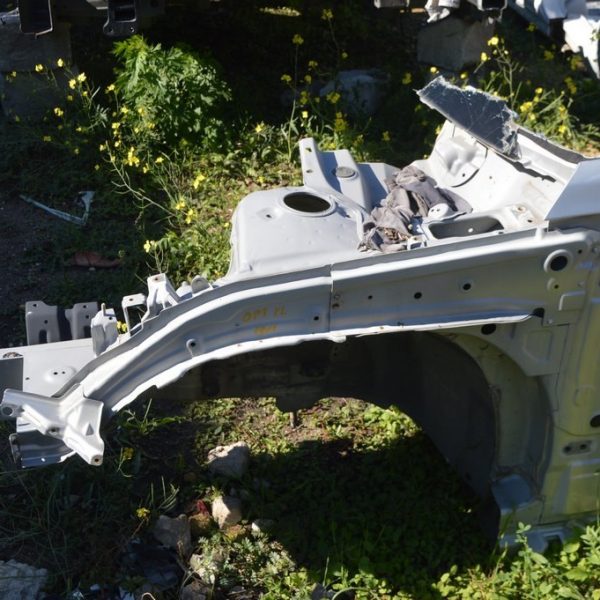 Четверть передняя левая Kia Optima 16- (04) серебро с батоном 64500-D5000