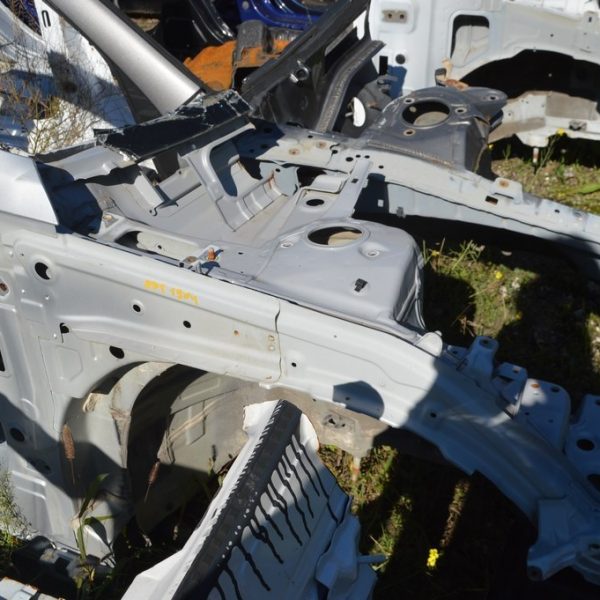 Четверть передняя правая Kia Optima 16- (04) cеребро с батоном крыши 64600-D5000