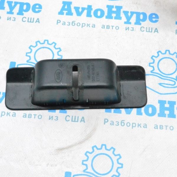 Накладка скобы замка багажника Land Rover Range Rover L405 13-17 электро (01)