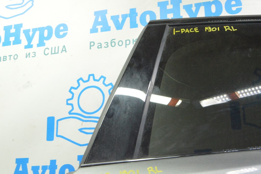 Накладка двери боковая передняя зад лев Jaguar I-Pace 19-25 T4K9619