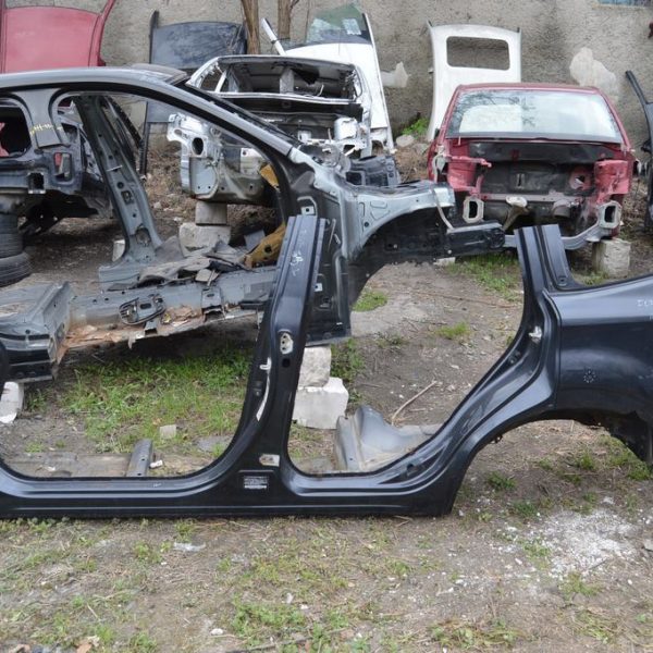 Стойка кузовная центральная левая Subaru Forester 14-18 SJ (03) черн 51429SG0109P