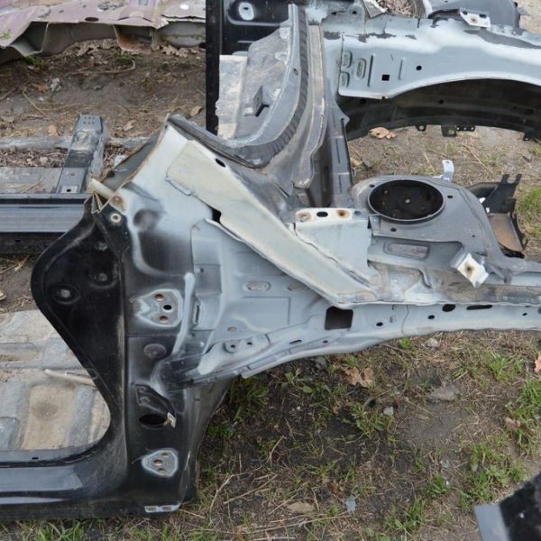 Четверть передняя правая Subaru Forester 14-18 SJ (01) ушел нос лонжерона и чуть замят пистоле 51609SG0109P