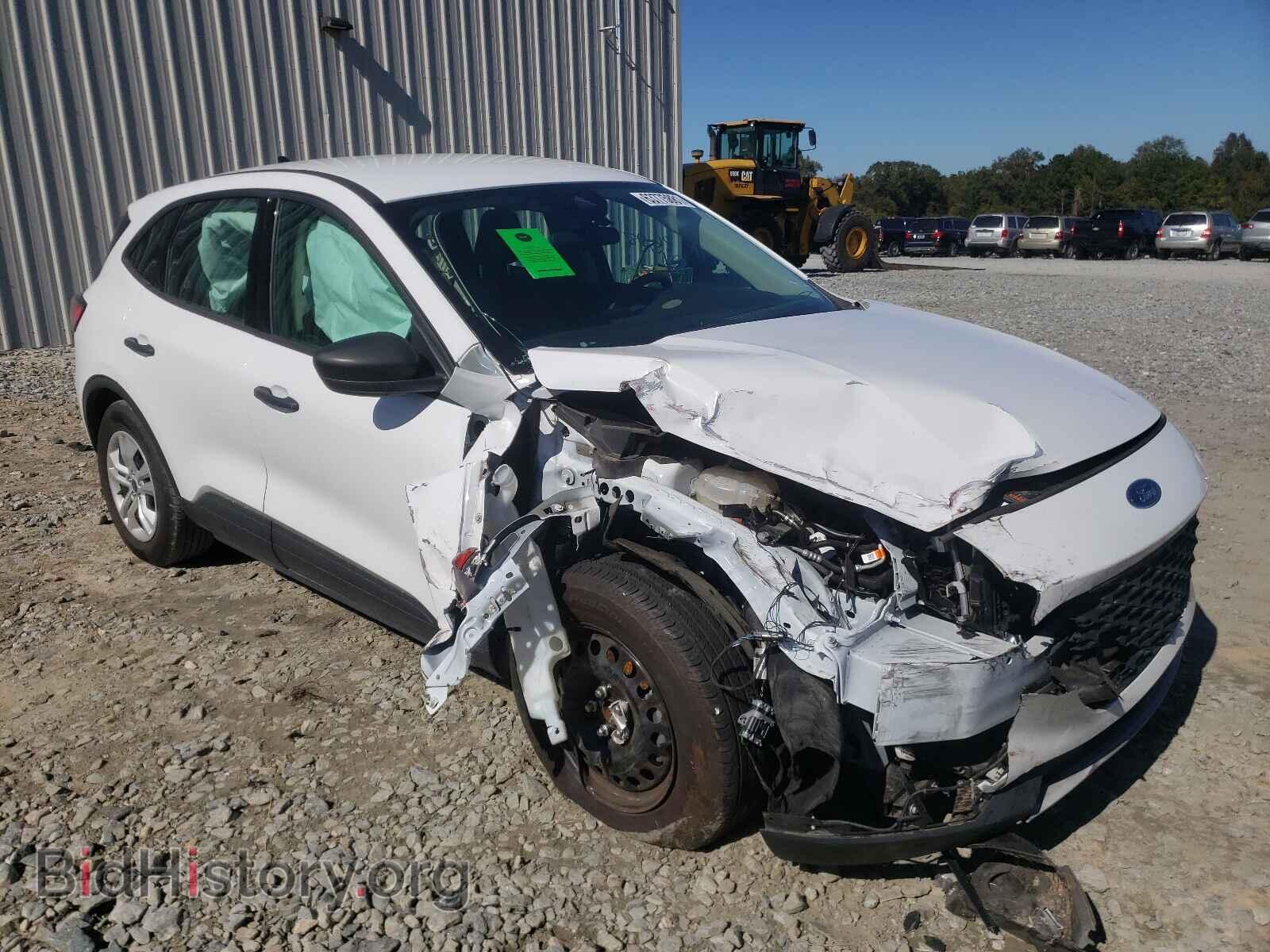 Ford Escape S 2020 Белый 1.5L — 2020 г., белый цвет, разобран на запчасти