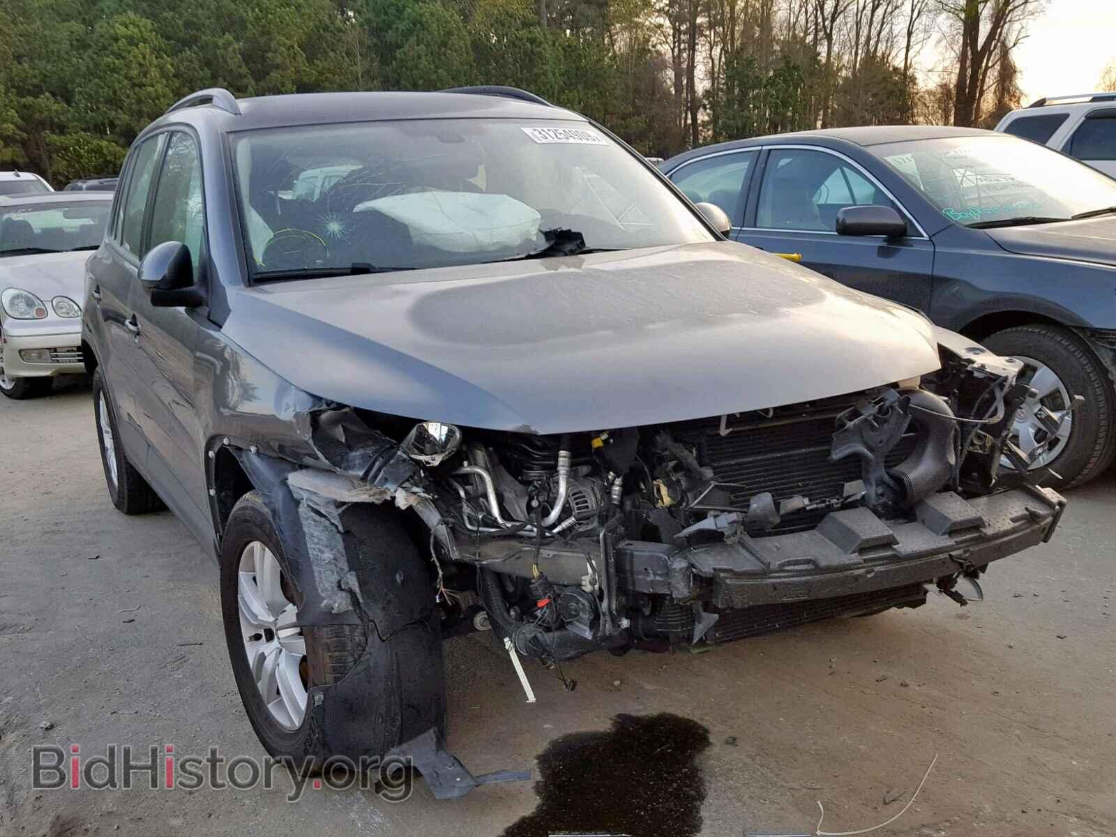 Volkswagen Tiguan S 2016 Black 2.0L — 2016 г., чёрный цвет, разобран на запчасти